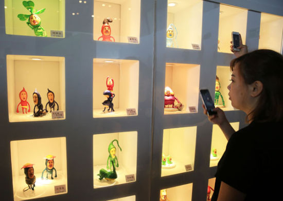 丑比头十周年主题特展登陆上海环球金融中心(图4)